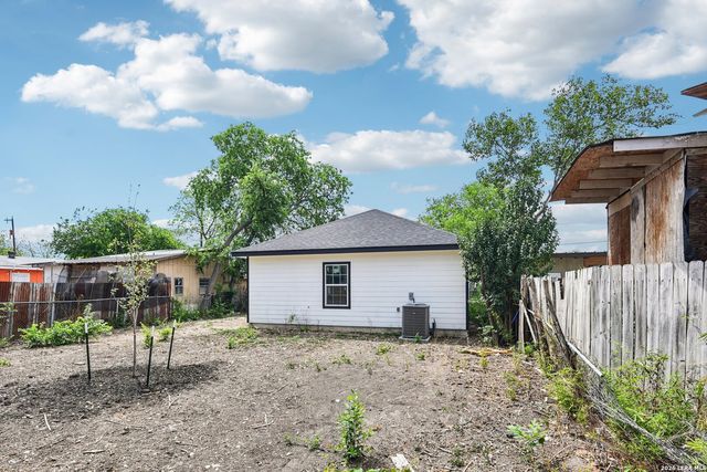 1229 Flanders Ave., San Antonio, TX 78211