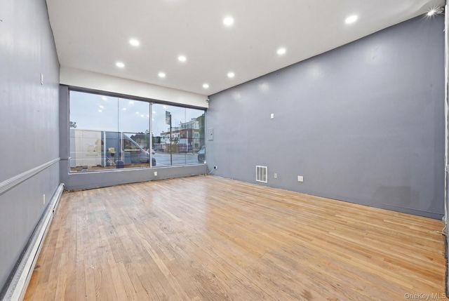 139-27 Queens Blvd, Briarwood, NY 11435