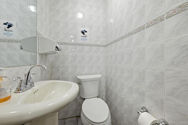 139-27 Queens Blvd, Briarwood, NY 11435