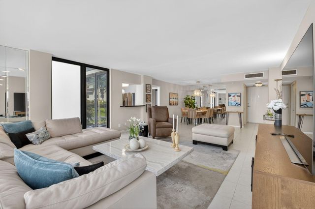 2220 S Ocean Boulevard 304, Delray Beach, FL 33483