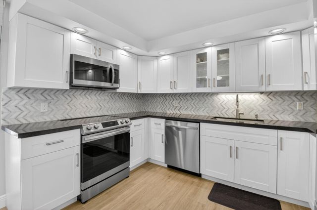 2220 S Ocean Boulevard 304, Delray Beach, FL 33483