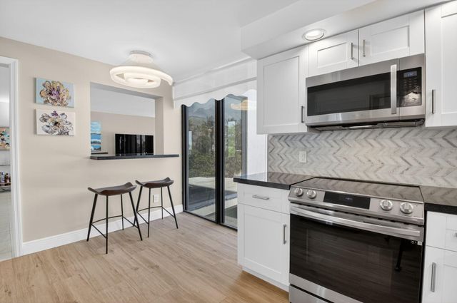 2220 S Ocean Boulevard 304, Delray Beach, FL 33483