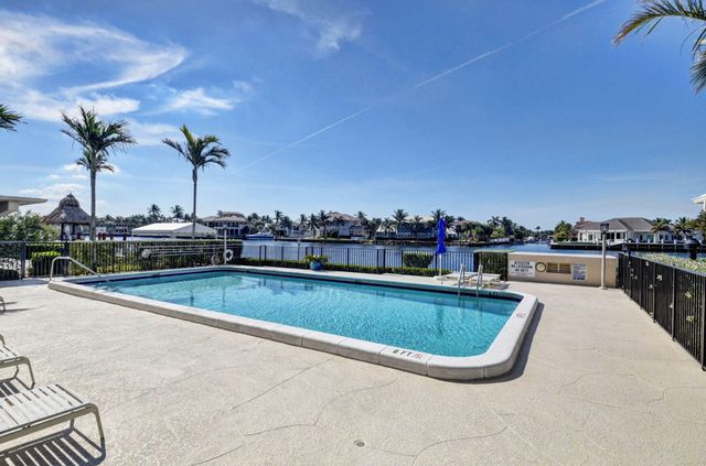 2220 S Ocean Boulevard 304, Delray Beach, FL 33483