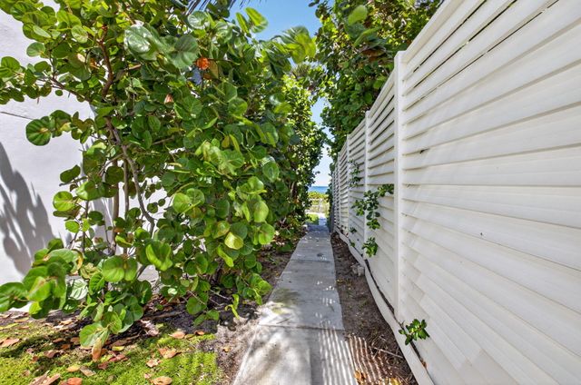 2220 S Ocean Boulevard 304, Delray Beach, FL 33483