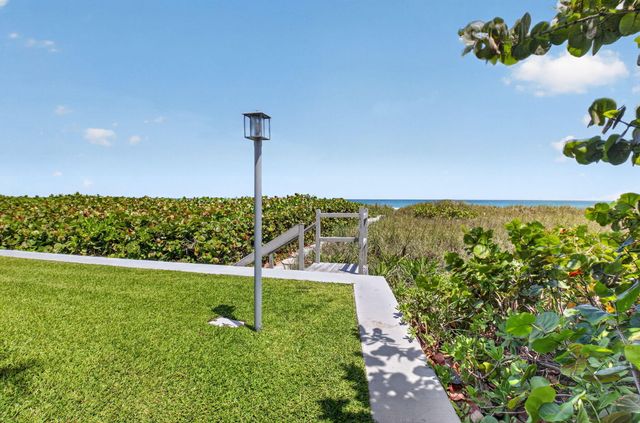 2220 S Ocean Boulevard 304, Delray Beach, FL 33483