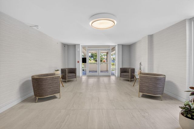 2220 S Ocean Boulevard 304, Delray Beach, FL 33483