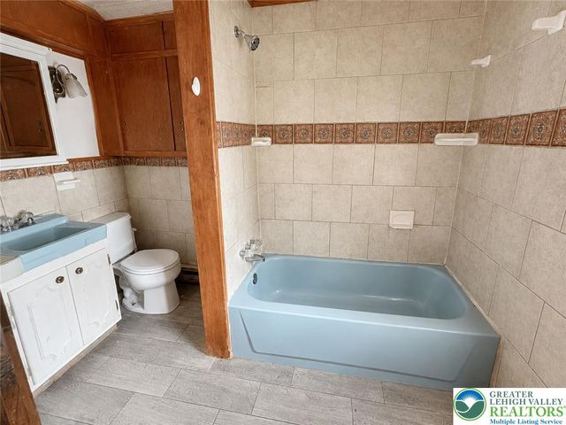 3540 Mountain Road 3538, Slatington Boro, PA 18080