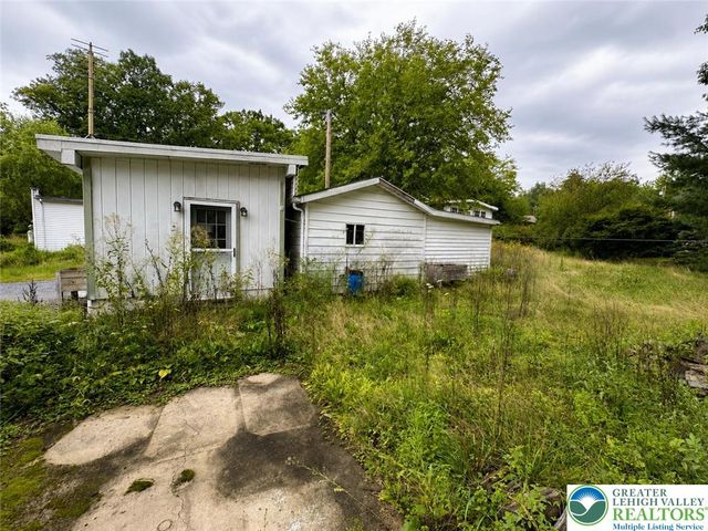 3540 Mountain Road 3538, Slatington Boro, PA 18080