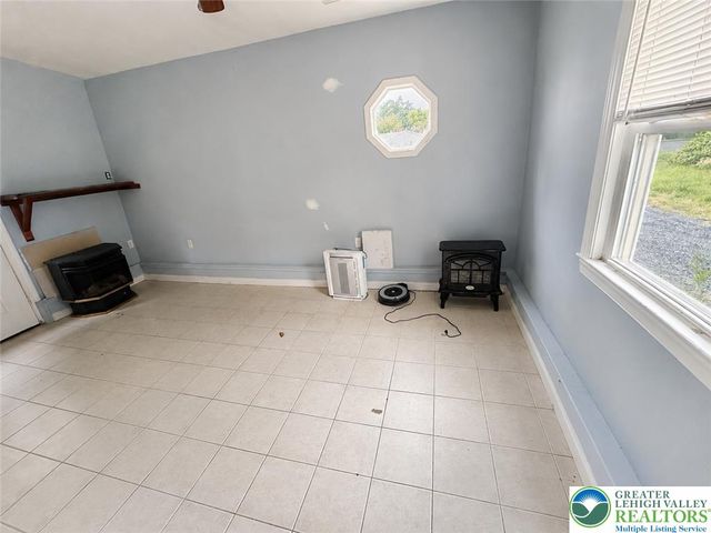 3540 Mountain Road 3538, Slatington Boro, PA 18080