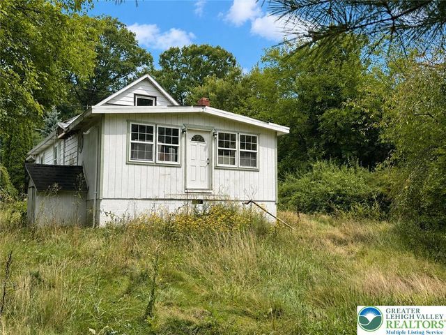 3540 Mountain Road 3538, Slatington Boro, PA 18080