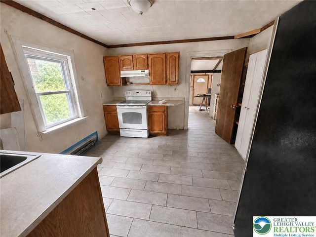 3540 Mountain Road 3538, Slatington Boro, PA 18080