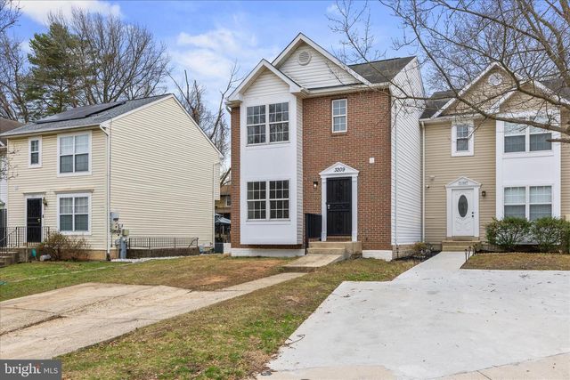 3209 W GLENREED CT, Glenarden, MD 20706
