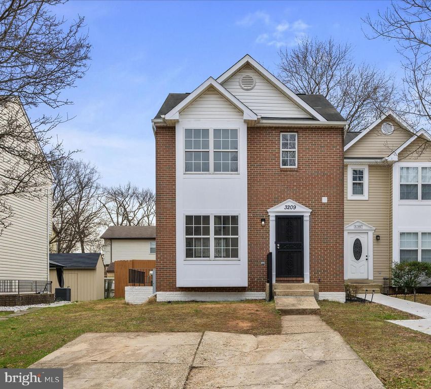 3209 W GLENREED CT, Glenarden, MD 20706