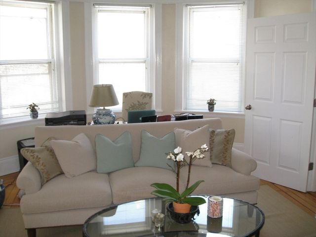 12 Kilsyth Rd. 3, Brookline, MA 02445