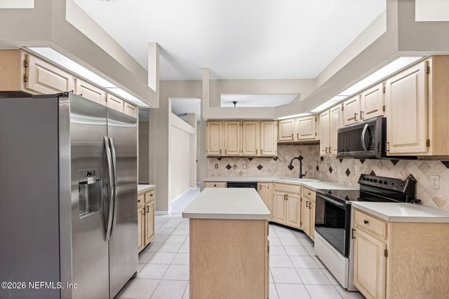 649 HUMMINGBIRD Court, St. Johns, FL 32259