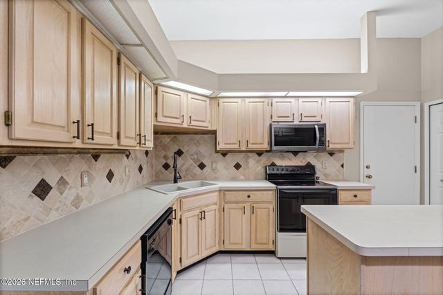 649 HUMMINGBIRD Court, St. Johns, FL 32259