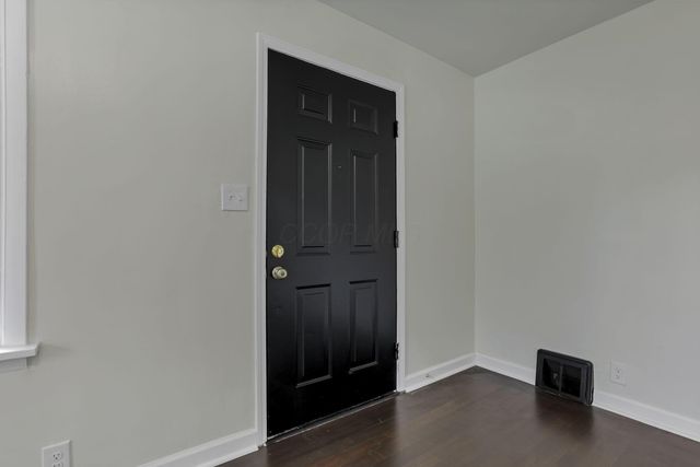 347 Wayne Avenue, Newark, OH 43055