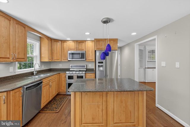 2909 BLUE ROBIN CT, Oak Hill, VA 20171