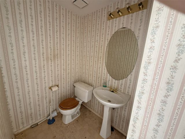 7606 Glenstone Street, Rowlett, TX 75089