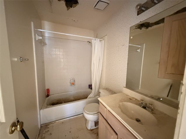 7606 Glenstone Street, Rowlett, TX 75089