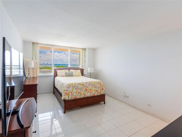 5005 Collins Ave 1105, Miami Beach, FL 33140