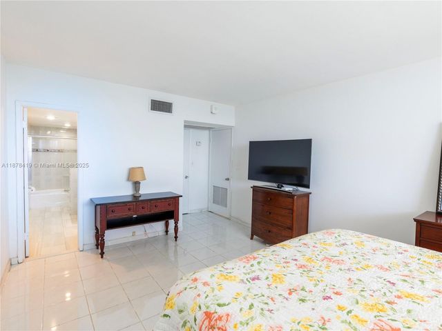 5005 Collins Ave 1105, Miami Beach, FL 33140