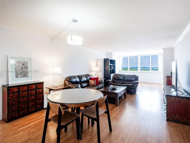 5005 Collins Ave 1105, Miami Beach, FL 33140