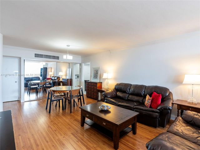 5005 Collins Ave 1105, Miami Beach, FL 33140