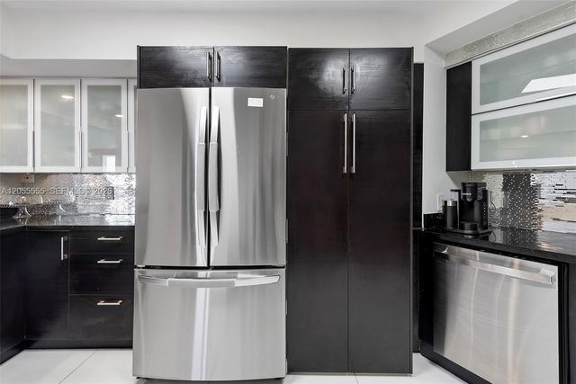 5151 Collins Ave 1420, Miami Beach, FL 33140