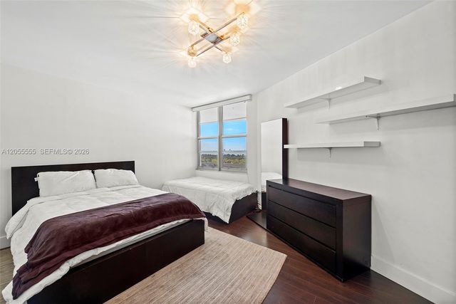 5151 Collins Ave 1420, Miami Beach, FL 33140