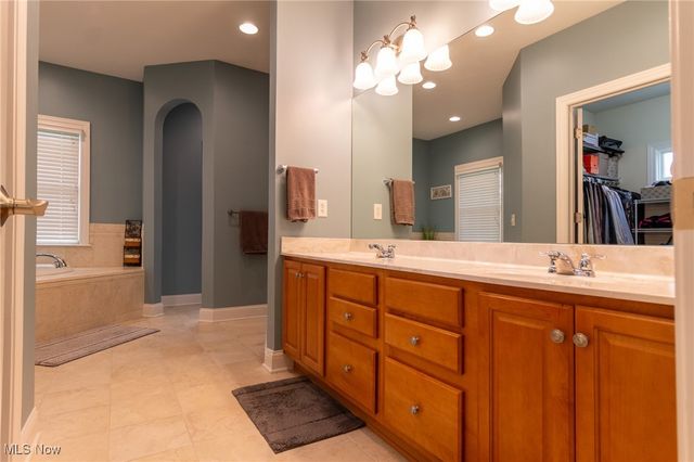 257 Sapphire Lane, Streetsboro, OH 44241