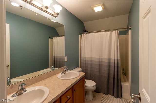 257 Sapphire Lane, Streetsboro, OH 44241