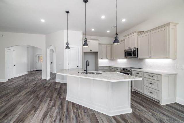 42 Tomelloso Way, Hot Springs Village, AR 71909