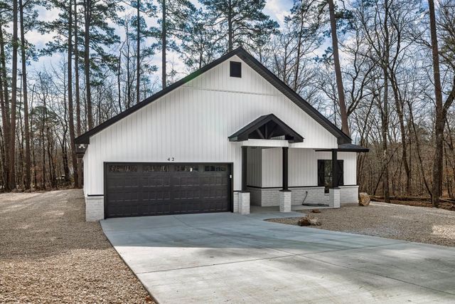 42 Tomelloso Way, Hot Springs Village, AR 71909