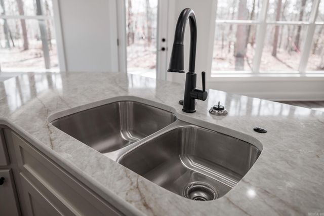 42 Tomelloso Way, Hot Springs Village, AR 71909