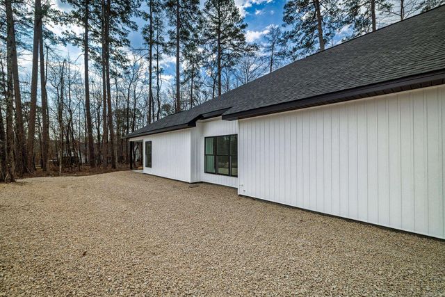 42 Tomelloso Way, Hot Springs Village, AR 71909