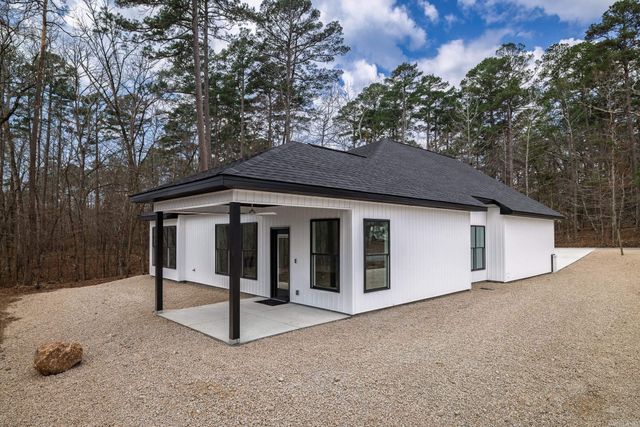 42 Tomelloso Way, Hot Springs Village, AR 71909