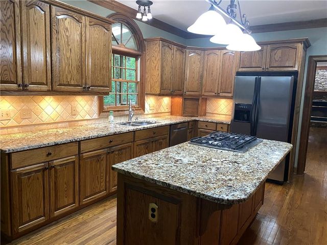 281 Oak Hammock Drive NW, Kennesaw, GA 30152