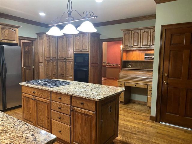 281 Oak Hammock Drive NW, Kennesaw, GA 30152