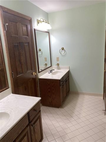281 Oak Hammock Drive NW, Kennesaw, GA 30152