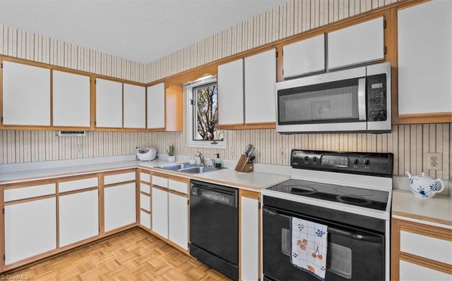 2612 Spring Bridge Circle, Greensboro, NC 27410