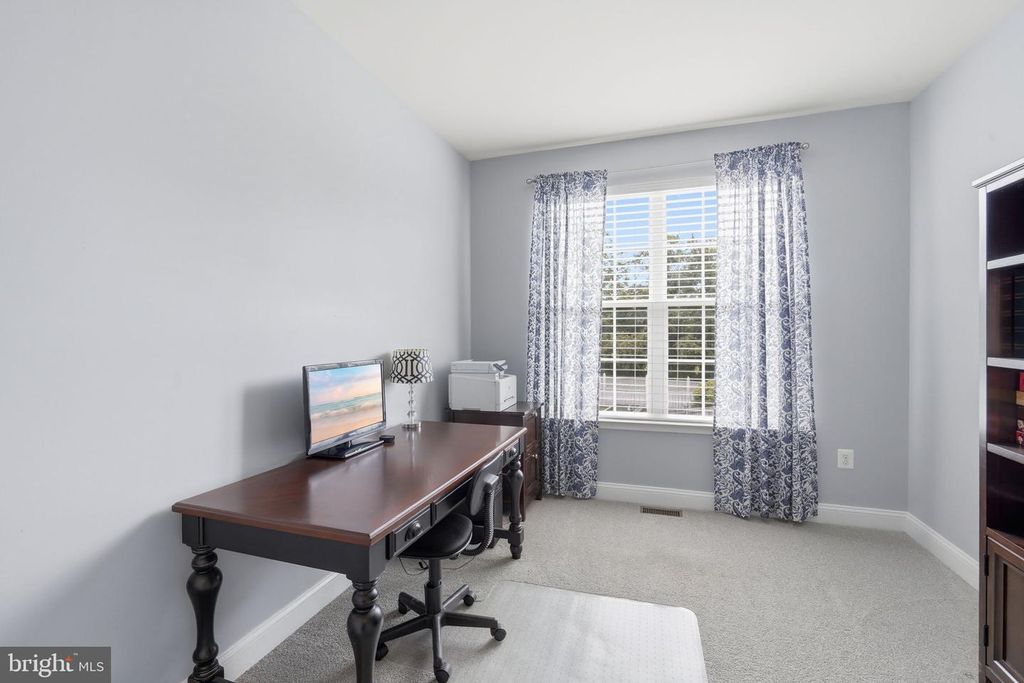 Image 12 of property listing at 232 EVELYNE ST, Chester, MD 21619