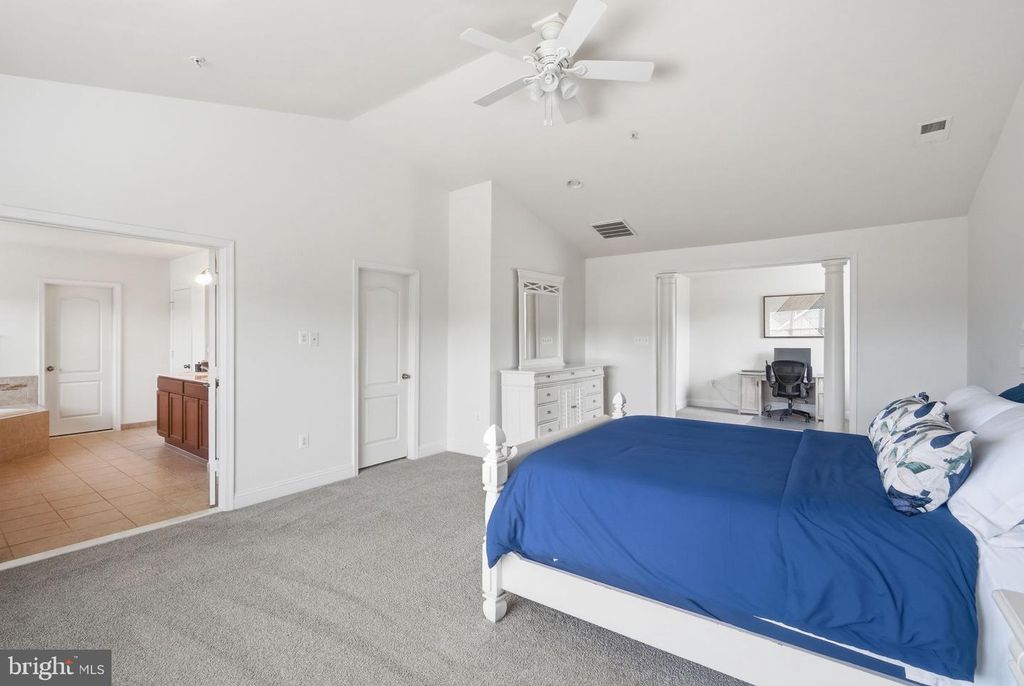 Image 14 of property listing at 232 EVELYNE ST, Chester, MD 21619