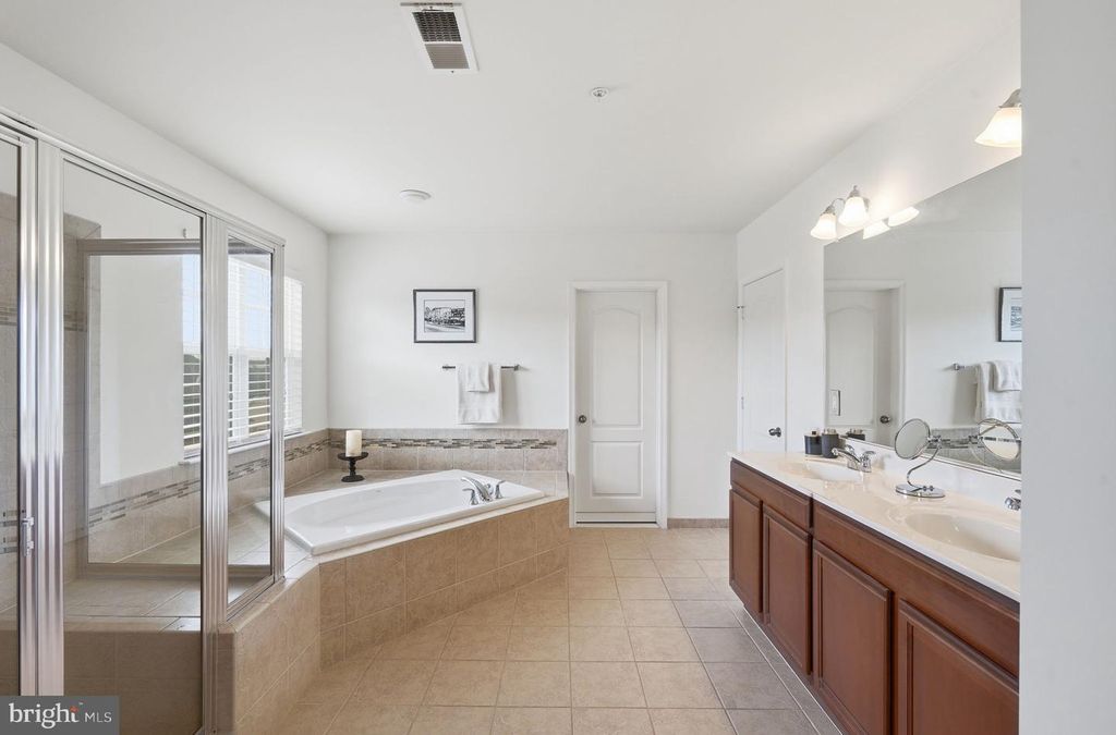 Image 17 of property listing at 232 EVELYNE ST, Chester, MD 21619