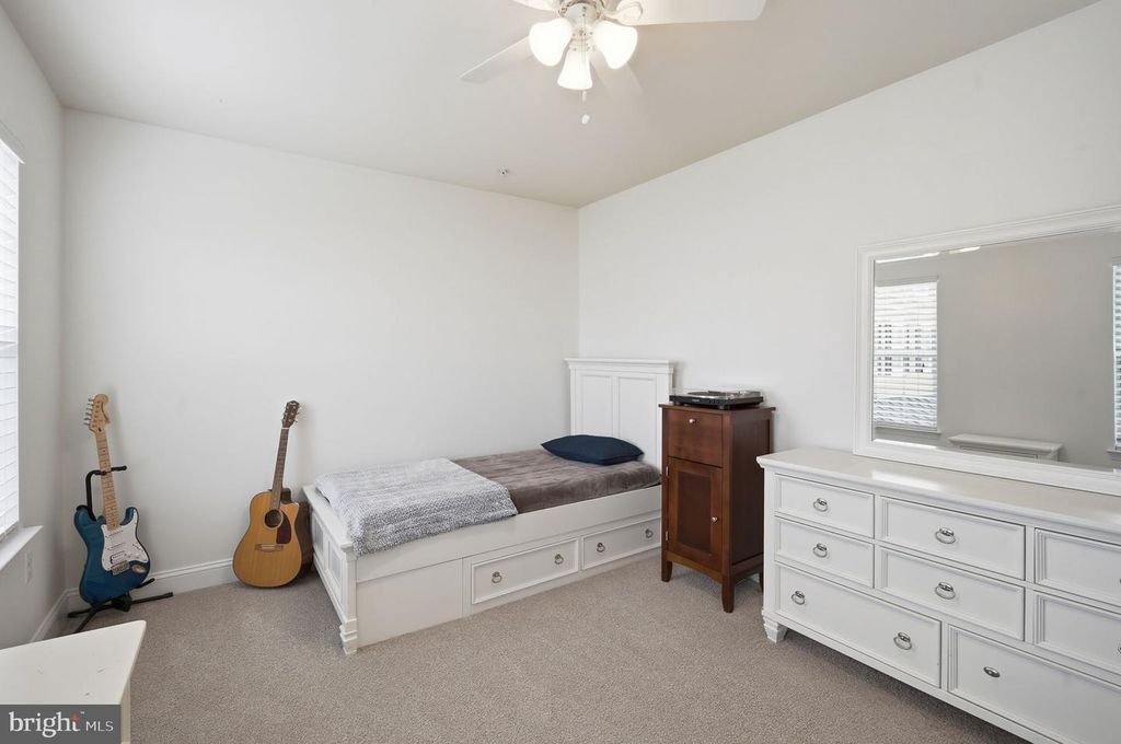 Image 18 of property listing at 232 EVELYNE ST, Chester, MD 21619