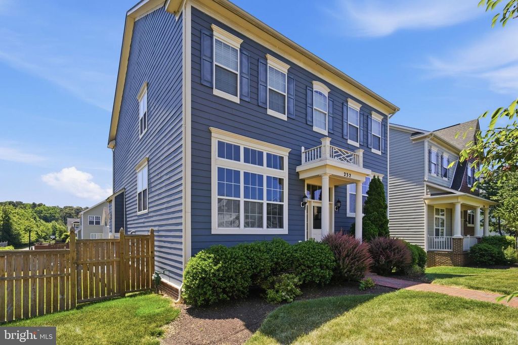 Image 2 of property listing at 232 EVELYNE ST, Chester, MD 21619