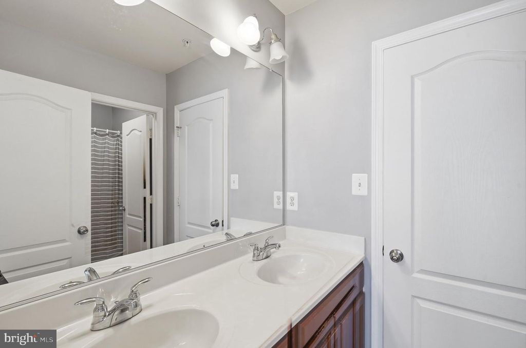 Image 21 of property listing at 232 EVELYNE ST, Chester, MD 21619