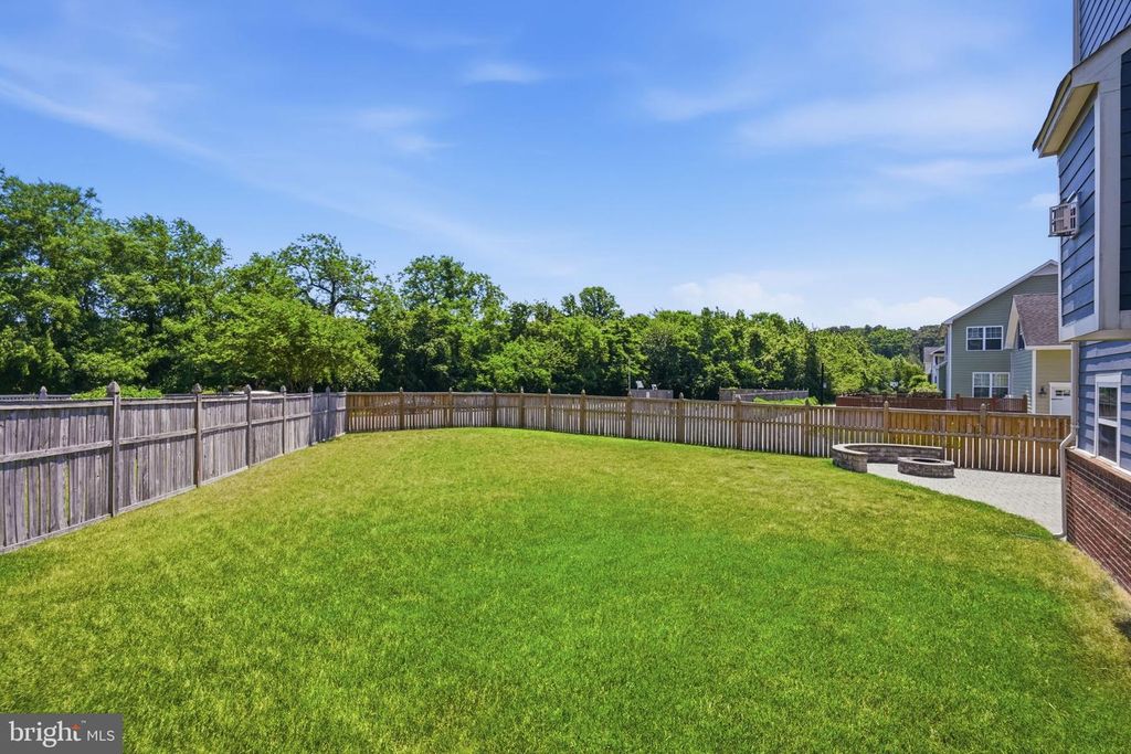 Image 24 of property listing at 232 EVELYNE ST, Chester, MD 21619