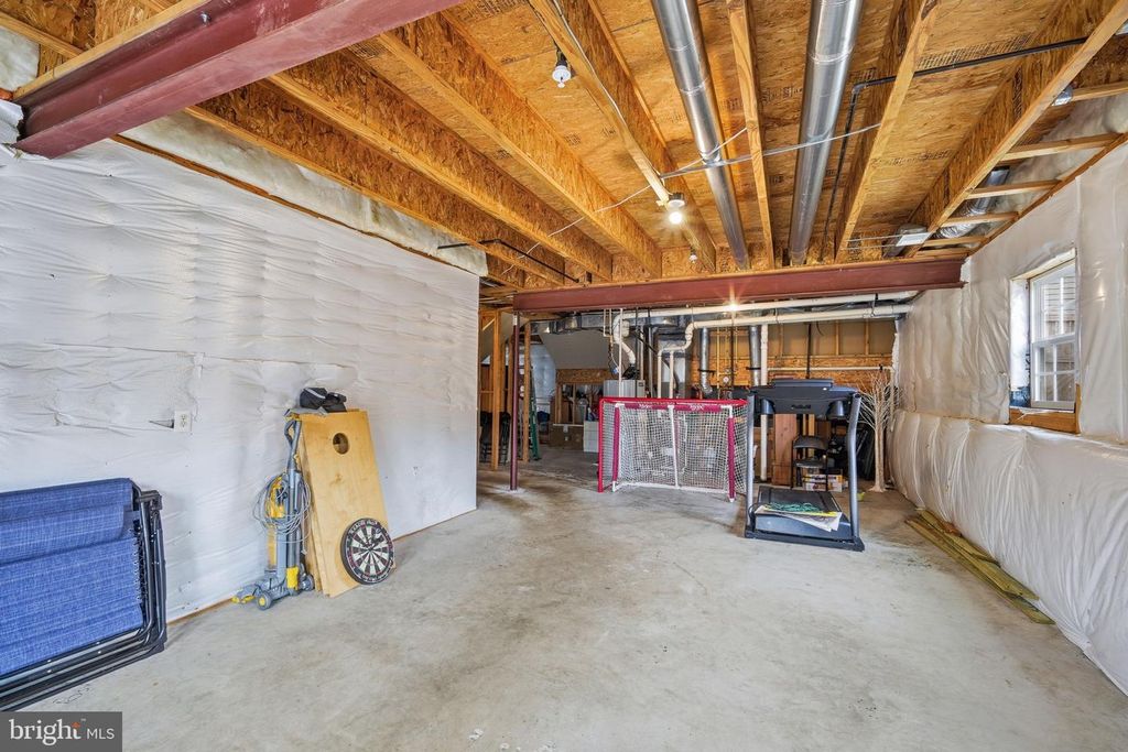 Image 27 of property listing at 232 EVELYNE ST, Chester, MD 21619