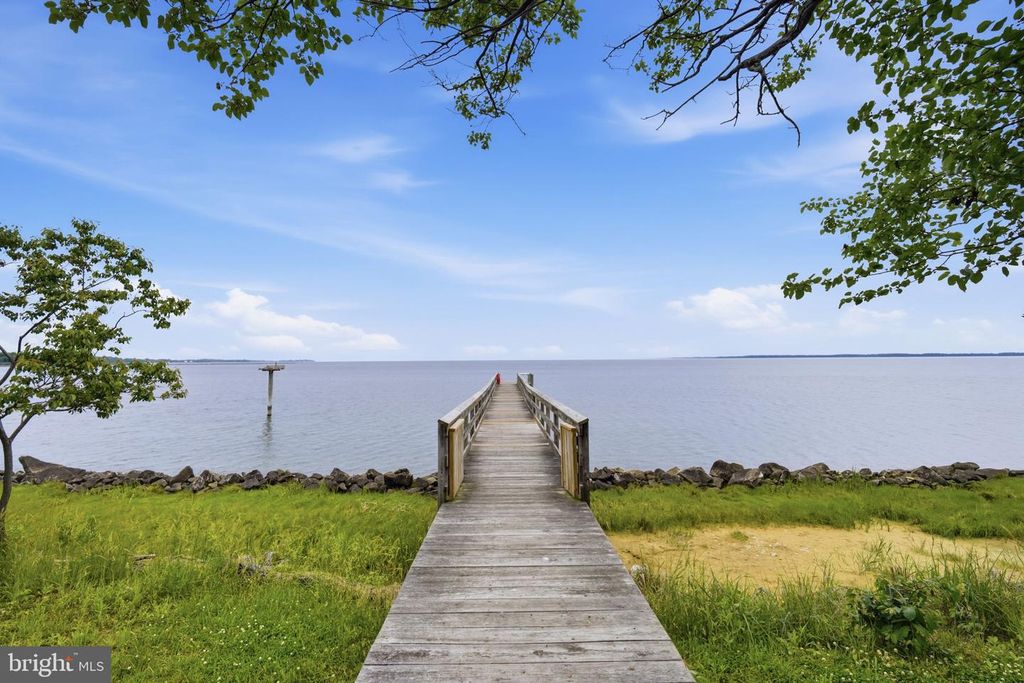 Image 34 of property listing at 232 EVELYNE ST, Chester, MD 21619